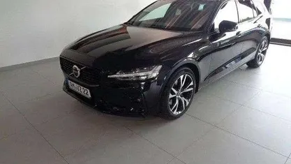Gebraucht 2024 Volvo V60 Plus Kombi | 38.700 € (Fairer Preis)