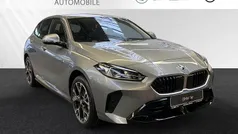 Black sapphire metallic Neu 2025 BMW 120 M Sport Kleinwagen | 34.990 € (Fairer Preis)