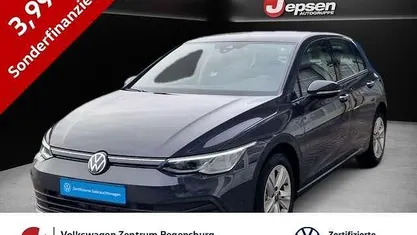 Grau Gebraucht 2024 VW Golf Life Limousine | 21.370 € (Fairer Preis)