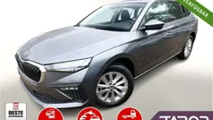 Blau (race blau metallic) Neu 2025 Skoda Scala Selection Kleinwagen | 23.788 € (Guter Preis)