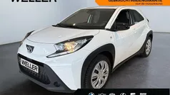 Weiss Gebraucht 2023 Toyota Aygo X-play Kleinwagen | 13.990 € (Fairer Preis)