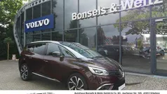 Rot Gebraucht 2022 Renault Scénic IV Van / Kleinbus | 23.890 € (Fairer Preis)