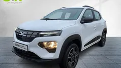 Kaolinweiß Gebraucht 2023 Dacia Spring Essentiel Kleinwagen | 12.980 € (Fairer Preis)