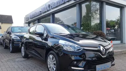 Używany Renault Clio IV Expression 73 KM (53 kW) 2016 Czarny Hatchback