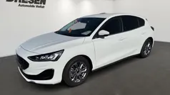 Weiß Gebraucht 2024 Ford Focus Titanium Limousine | 23.990 € (Superpreis)
