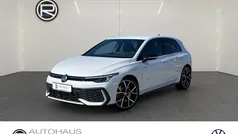 Weiß Neu 2025 VW Golf VIII GTI Limousine | 39.980 € (Superpreis)