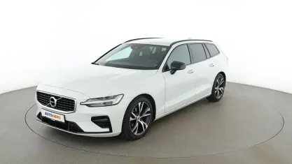 Używany Volvo V60 R-Design 150 KM (110 kW) 2019 Biały Kombi