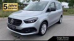 Helvinsilber Gebraucht 2024 Mercedes eCitan Kombi | 23.850 € (Fairer Preis)