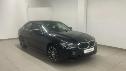 Gebraucht BMW 320 Sport Line 190 PS (139 kW) 2023 Schwarz uni Limousine