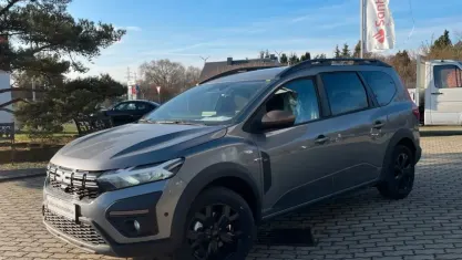 Neu Dacia Jogger Extreme 101 PS (74 kW) 2025 Grau Van / Kleinbus