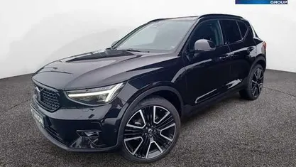 Schwarz / onyx schwarz (metallic) Gebraucht 2024 Volvo XC40 Ultra SUV | 37.990 € (Fairer Preis)
