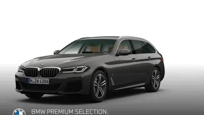 Grau Gebraucht 2022 BMW 540 M Sport Kombi | 44.750 € (Guter Preis)