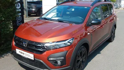 Gebraucht Dacia Jogger Extreme 101 PS (74 kW) 2022 Terracottabraun Van / Kleinbus