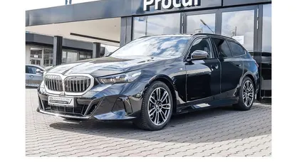 Gebraucht BMW 520 M Sport 197 PS (144 kW) 2025 Schwarz Kombi