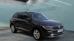 Schwarz Gebraucht 2023 VW Tiguan Life SUV | 28.970 € (Fairer Preis)