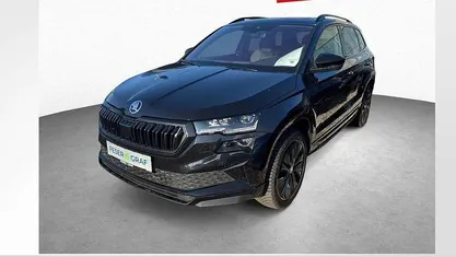 Black magic perleffekt Gebraucht 2024 Skoda Karoq SportLine SUV | 33.960 € (Fairer Preis)