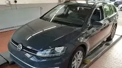 Gebraucht VW Golf VII Comfortline 116 PS (85 kW) 2019 Grau Kombi