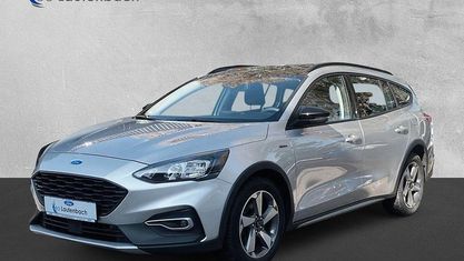 Używany Ford Focus Active 125 KM (91 kW) 2020 Srebrny Sedan/Limuzyna