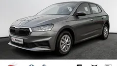 Grau Gebraucht 2022 Skoda Fabia Ambition Limousine | 16.990 € (Fairer Preis)