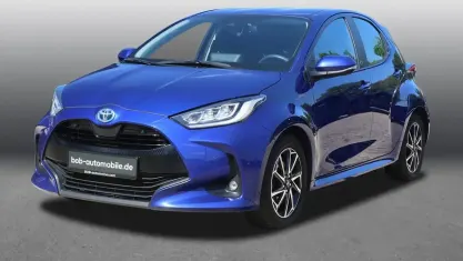 Gebraucht Toyota Yaris 92 PS (67 kW) 2023 Dark blue mica (blau) Kleinwagen