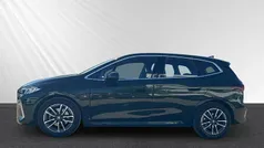 Gruen Gebraucht 2023 BMW 218 Active Tourer M Sport Van / Kleinbus | 27.498 € (Superpreis)