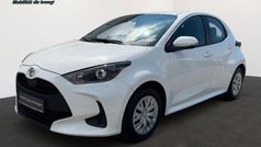 Weiß Gebraucht 2023 Toyota Yaris Comfort Limousine | 14.770 € (Fairer Preis)