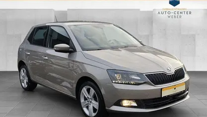 Beige Gebraucht 2017 Skoda Fabia Drive Limousine | 10.390 € (Fairer Preis)