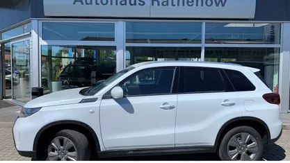Weiß Neu 2025 Suzuki Vitara Comfort SUV | 24.990 € (Fairer Preis)