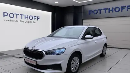 Gebraucht Skoda Fabia Active 65 PS (47 kW) 2023 Candyweiss Kleinwagen