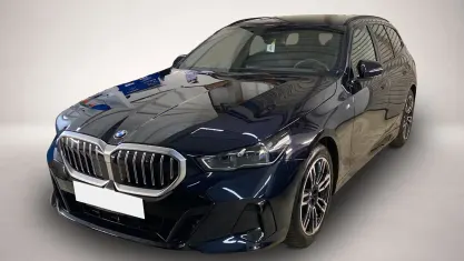 Gebraucht BMW 520 M Sport 197 PS (144 kW) 2025 Schwarz