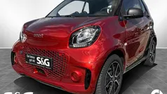Bodypanels in carmine red (metal Gebraucht 2021 Smart ForTwo Electric Drive Passion Cabrio | 11.777 € (Fairer Preis)