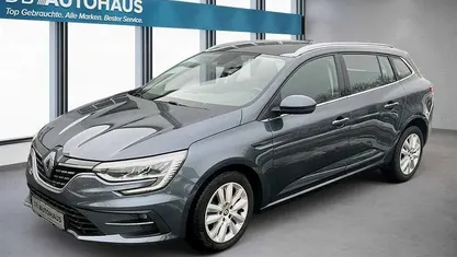 Grau Gebraucht 2022 Renault Mégane GrandTour Business Kombi | 16.570 € (Fairer Preis)