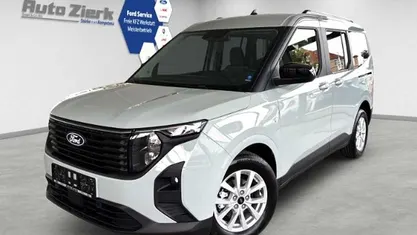 Cactus gray Gebraucht 2024 Ford Tourneo Courier Titanium Van / Kleinbus | 26.790 € (Fairer Preis)