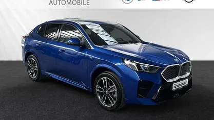 Gebraucht BMW iX2 M Sport 230 kW (313 PS) 2025 Portimao blau metallic SUV