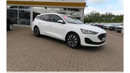 Frostweiss Gebraucht 2024 Ford Focus Titanium Kombi | 21.990 € (Guter Preis)