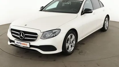 Usado Mercedes E200 Avantgarde 184 HP (135 kW) 2017 Branco Sedan