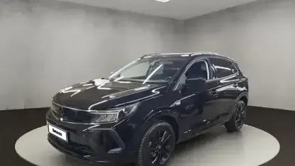 Gebraucht Opel Grandland X 131 PS (96 kW) 2022 Diamant schwarz / karbon schwarz SUV