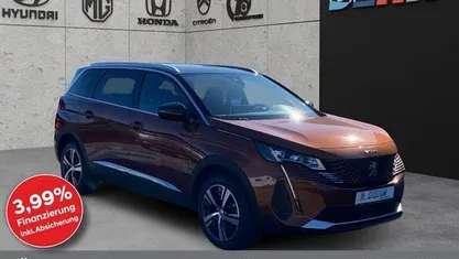 Braun Gebraucht 2023 Peugeot 5008 GTi Van / Kleinbus | 28.450 € (Fairer Preis)