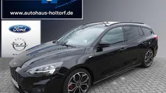 Iridiumschwarz metallic Gebraucht 2018 Ford Focus ST-Line Kombi | 16.990 € (Fairer Preis)
