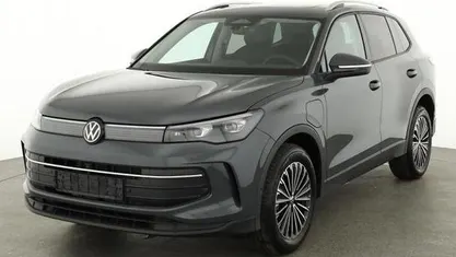 Delfingrau metallic Neu 2025 VW Tiguan Life SUV | 47.875 € (Superpreis)