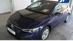Blau Gebraucht 2024 VW Golf VIII Life Limousine | 26.999 € (Fairer Preis)