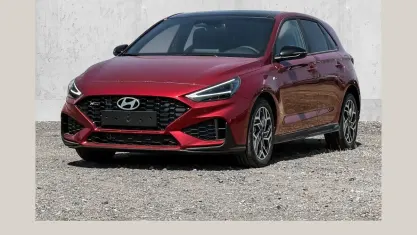 Neu Hyundai i30 N Line 150 PS (110 kW) 2026 Rot Limousine