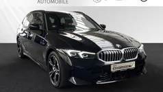 Saphirschwarz metallic Gebraucht 2024 BMW 330 Efficient Dynamics Kombi | 38.490 € (Superpreis)