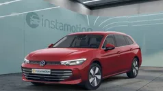 Rot Gebraucht 2024 VW Passat Van / Kleinbus | 32.090 € (Fairer Preis)