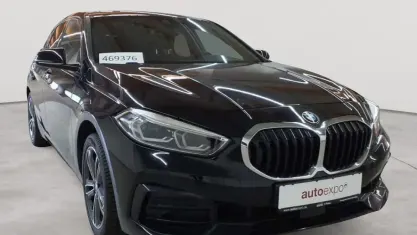Gebraucht BMW 118 Sport Line 150 PS (110 kW) 2023 Schwarz uni Limousine
