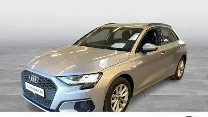 Gebraucht Audi A3 Ambiente 150 PS (110 kW) 2023 Florettsilber metallic Limousine