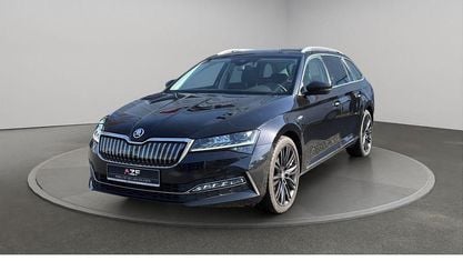 Używany Skoda Superb LAURIN & KLEMENT 218 KM (160 kW) 2023 Czarny Kombi