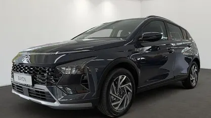 Neu Hyundai Bayon Trend 101 PS (74 kW) 2025 Purple (aurora grey / met) SUV