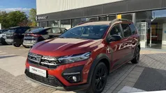 Terrakottabraun (braun) Gebraucht 2022 Dacia Jogger Extreme Van / Kleinbus | 17.490 € (Fairer Preis)