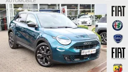 Gebraucht Fiat 600 La Prima 101 PS (74 kW) 2024 Dunkelgruen SUV